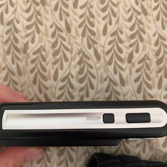 Digital Camera - Picture 3 of 3